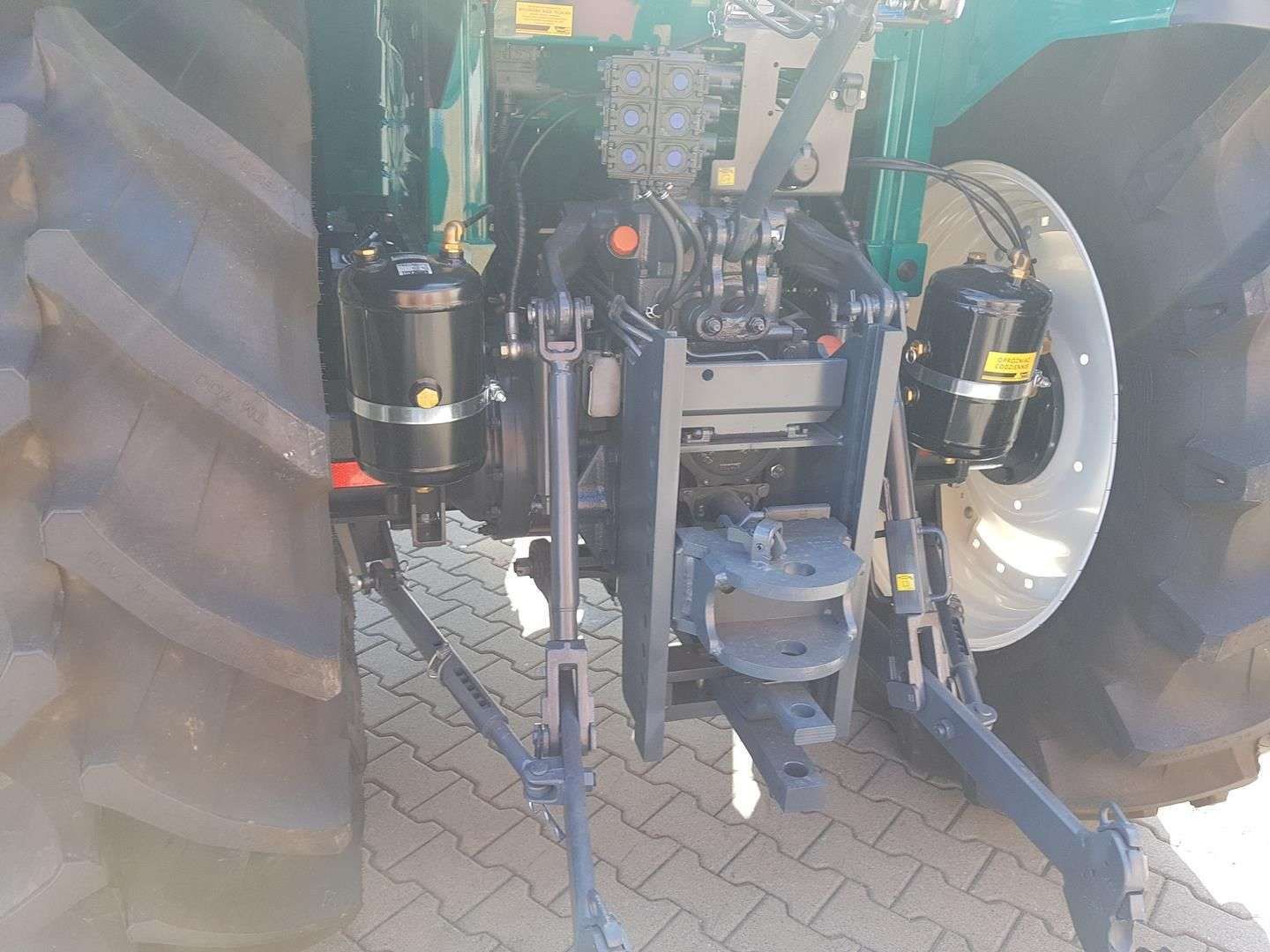 tyl ciagnika arbos tylny podnosnik zaczepy instalacja pneumatyczna wyjscia hydrauliczne