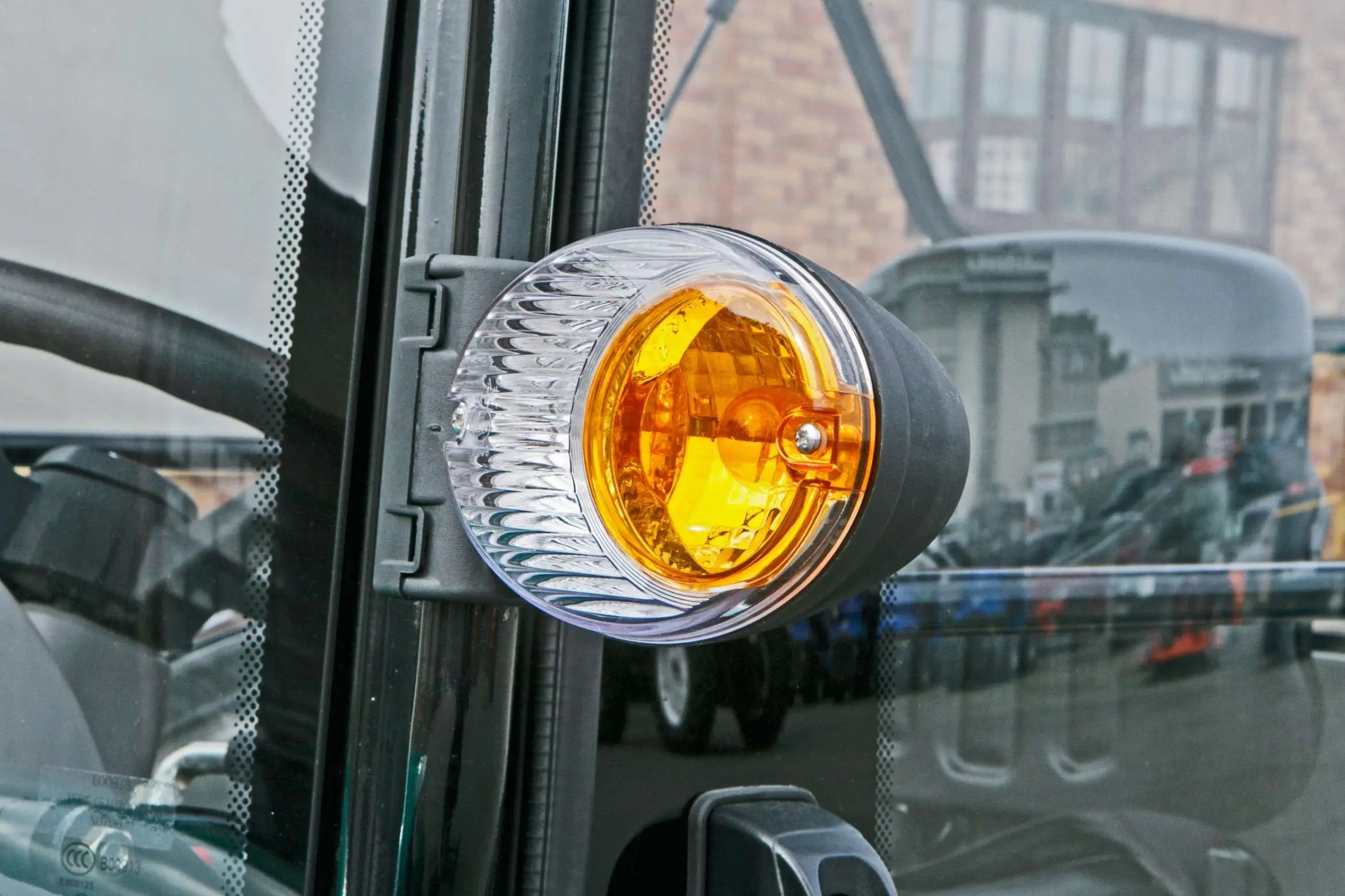 Ciągnik rolniczy Arbos 2025 Stage V widok na oświetlenie