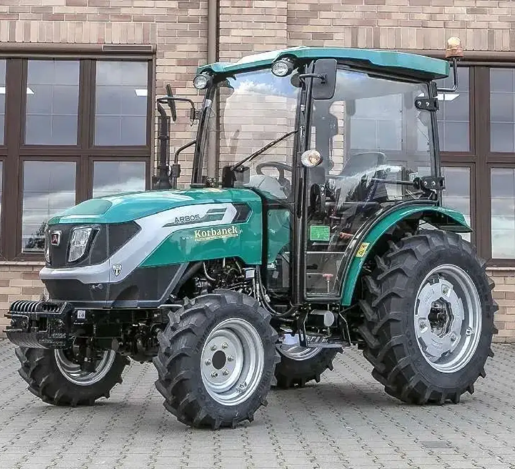 ciągnik arbos 2025