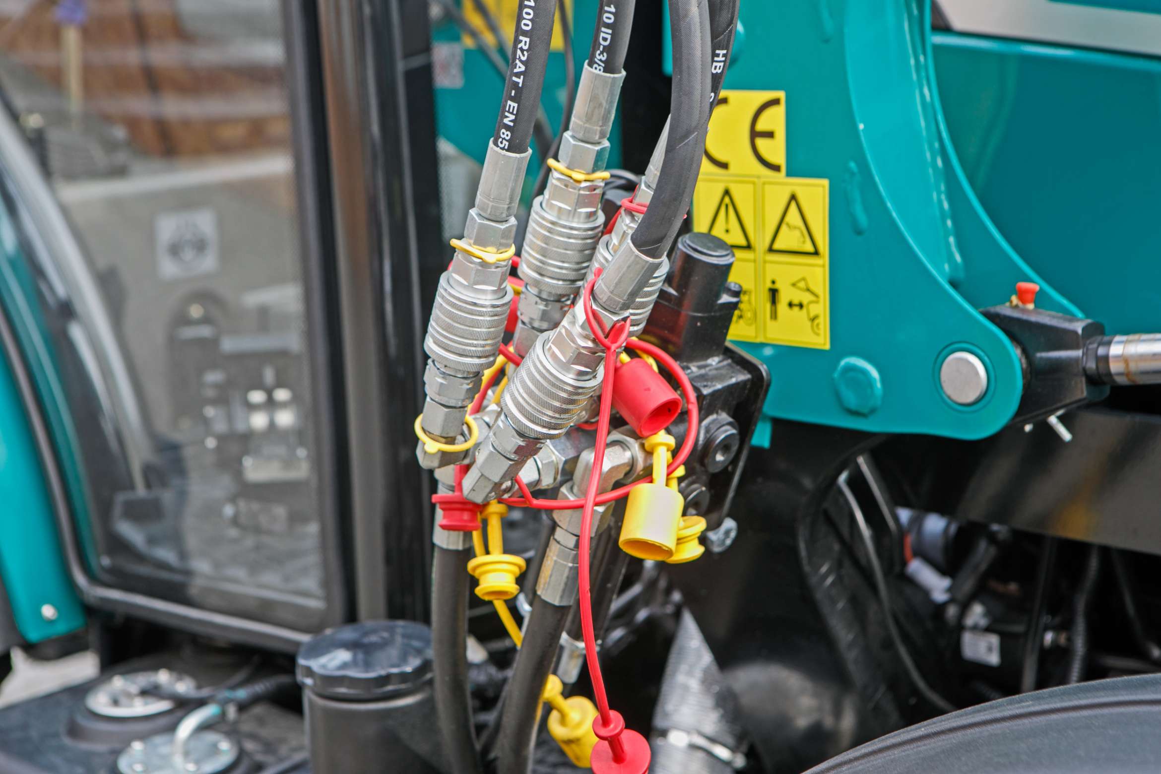 Rozdzielacz hydrauliczny ładowacza czołowego Hydramet