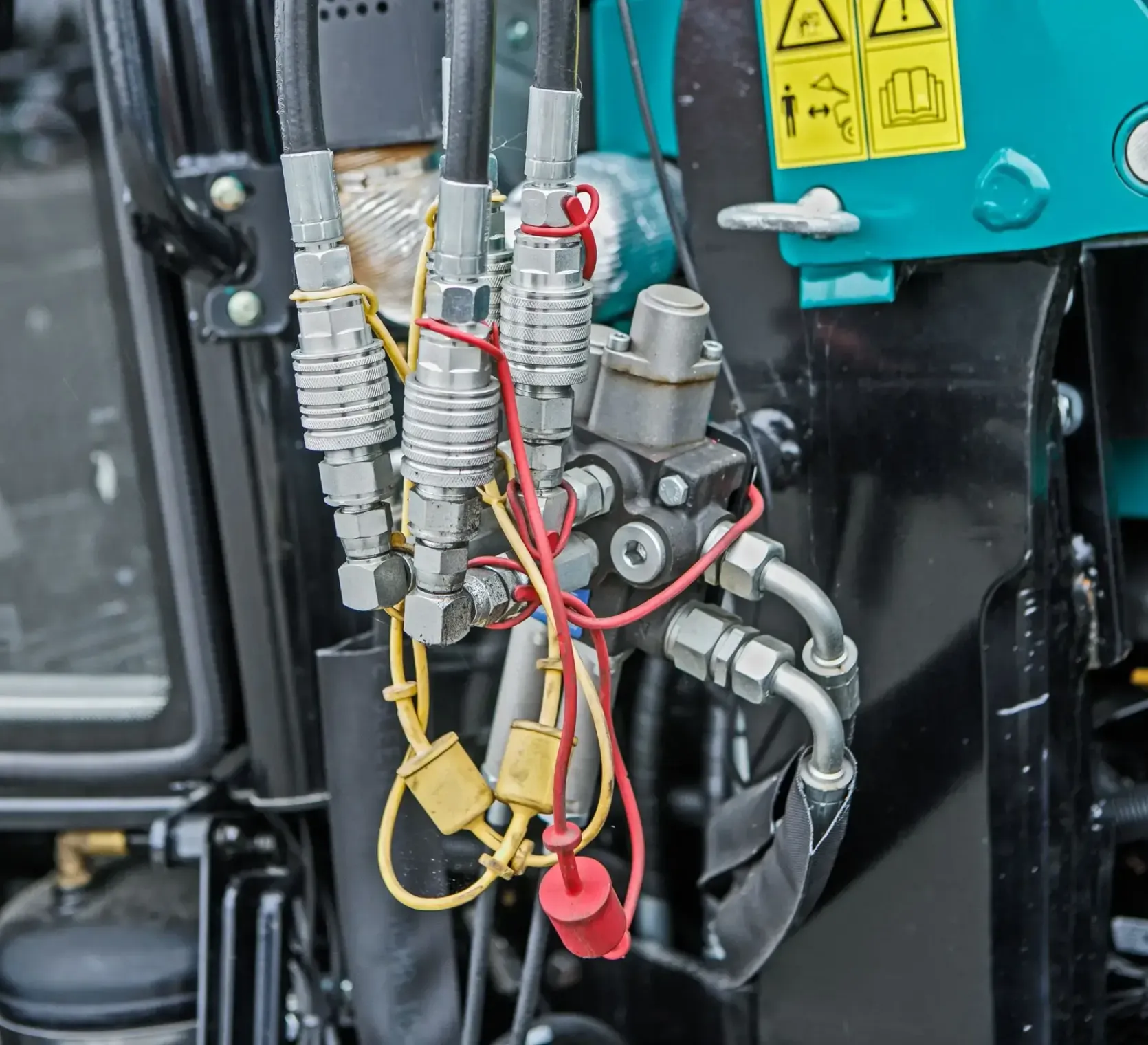 Rozdzielacz hydrauliczny ładowacza czołowego Hydramet