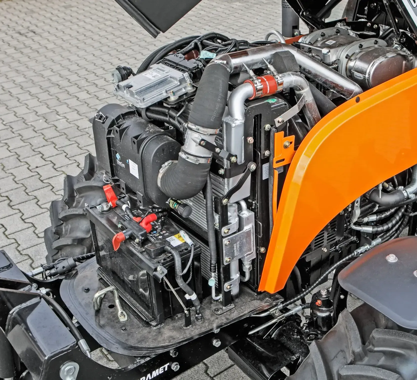 Silnik marki Doosan ciągnika rolniczego Arbos 3055
