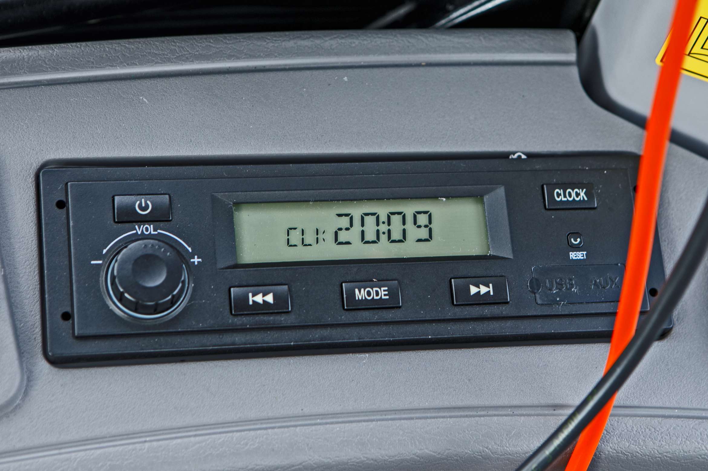 Radio w kabinie ciągnika Arbos 3055