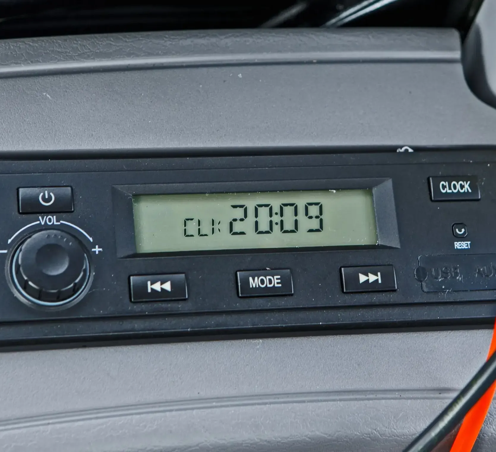 Radio w kabinie ciągnika Arbos 3055