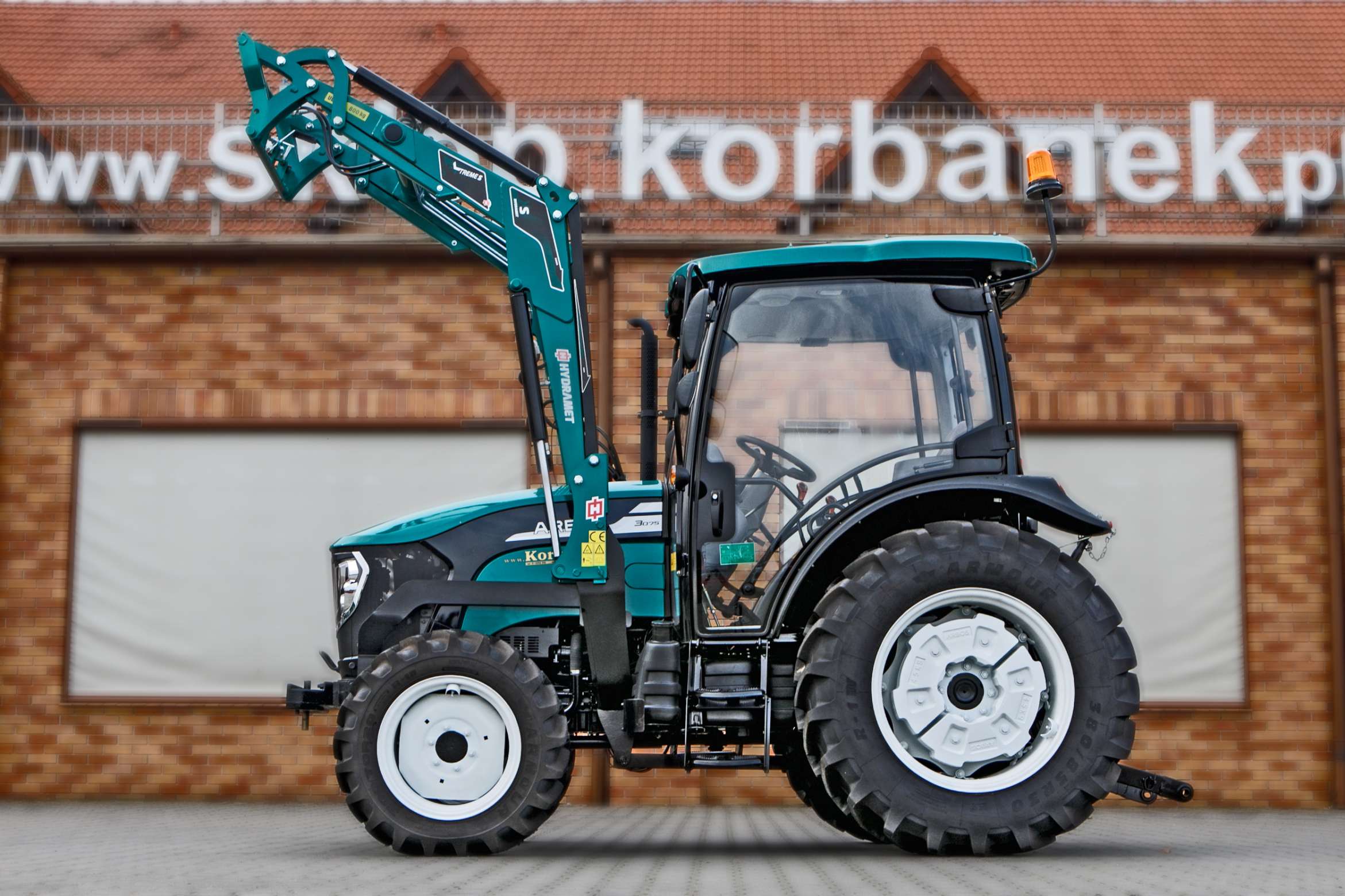 Ciągnik rolniczy Arbos 3075 z ładowaczem hydramet za połowę ceny 