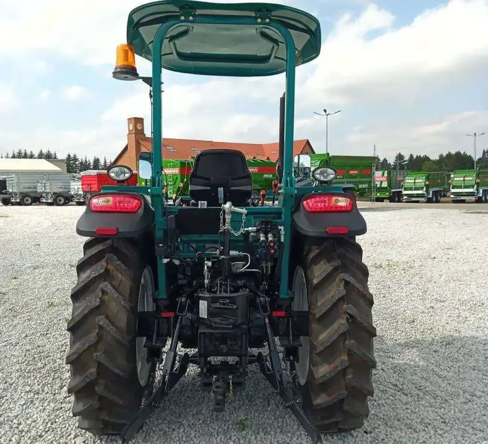 Ciągnik rolniczy Arbos 3075 Platforma z tyłu