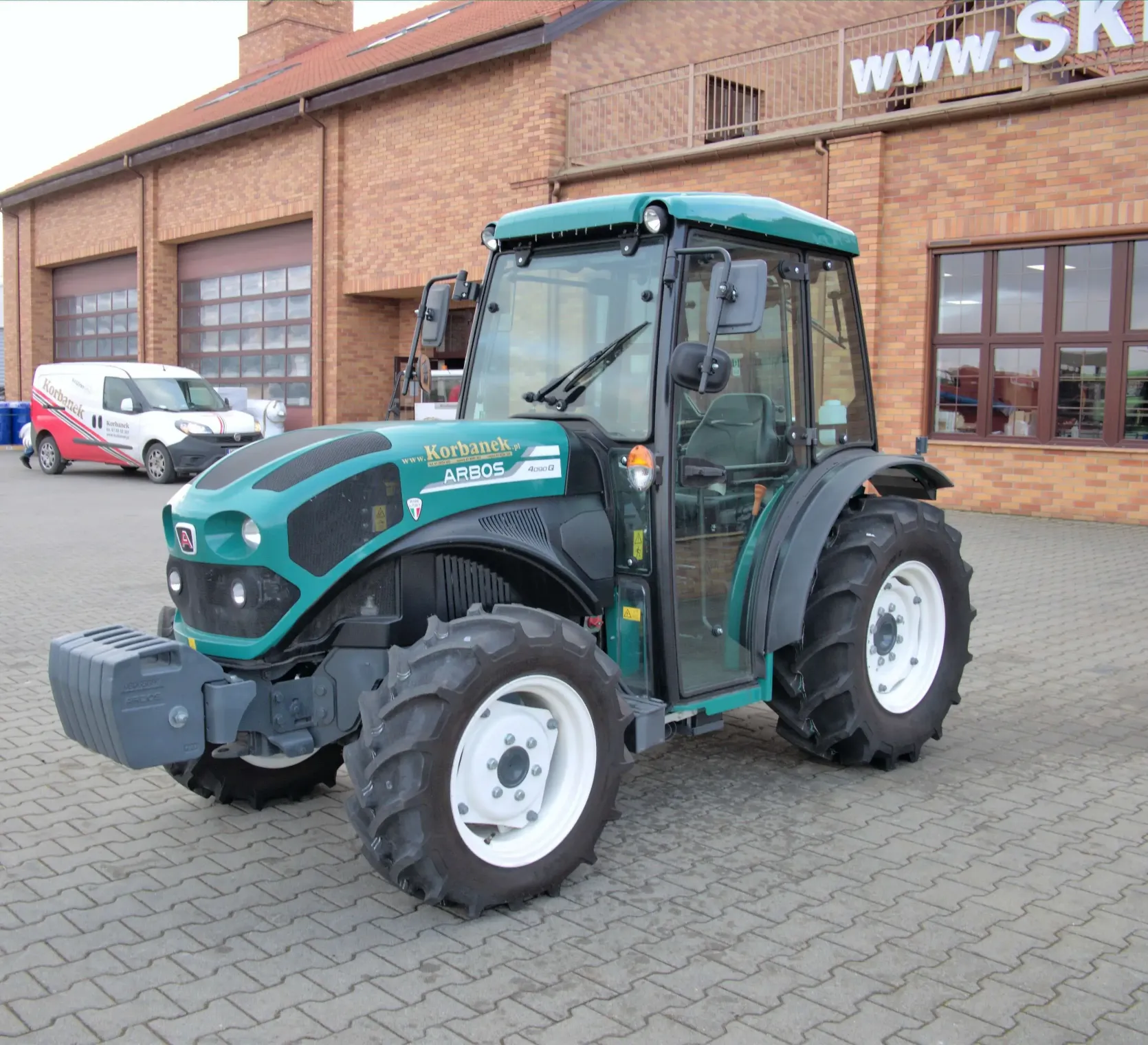 Arbos 4090Q zwrotny ciągnik sadowniczy