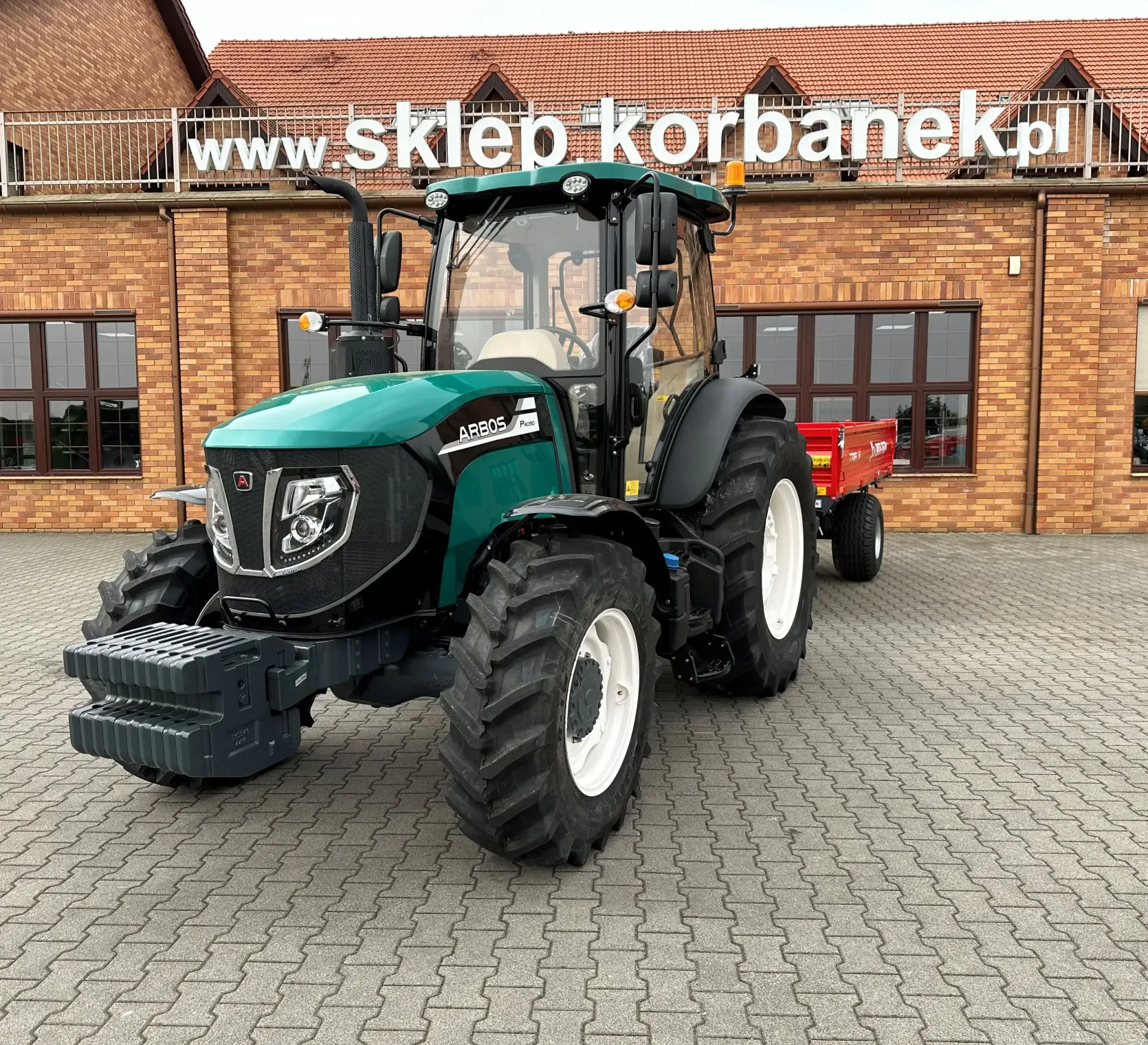 Ciągnik rolniczy Arbos 4090 w promocji z przyczepą Metal-Fach