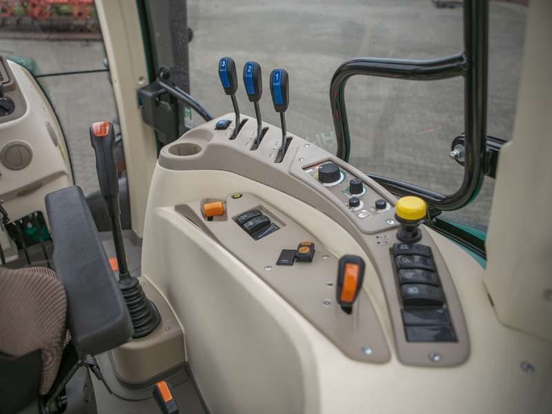 EHR dźwignie od wyjść hydraulicznych i gaz ręczny w arbos 5115 global