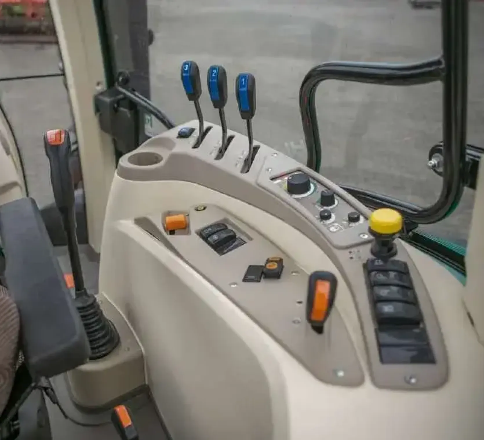 EHR dźwignie od wyjść hydraulicznych i gaz ręczny w arbos 5115 global