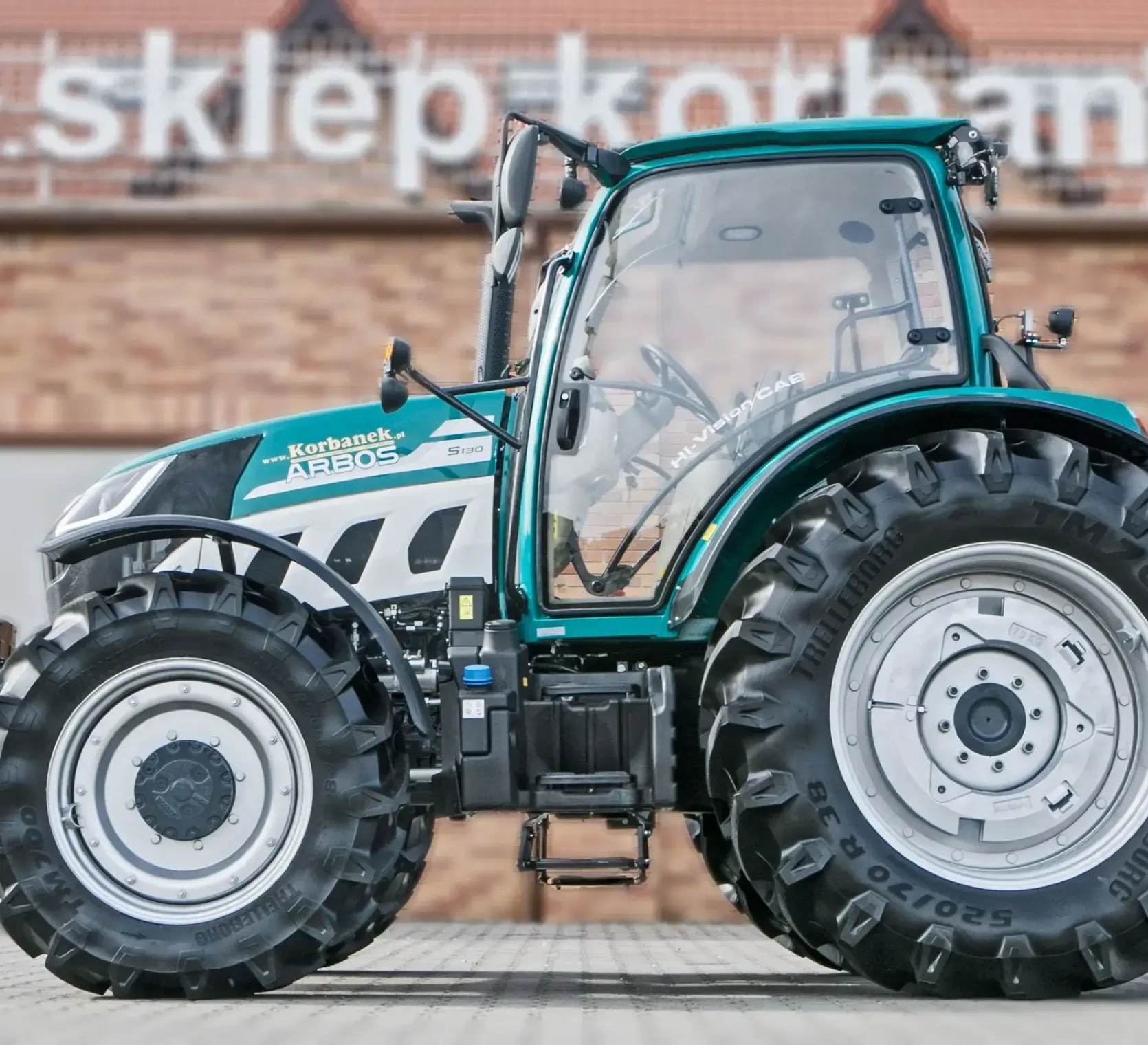 Ciągnik rolniczy Arbos 5130 Advanced Gen 2 Stage V widok z lewej strony