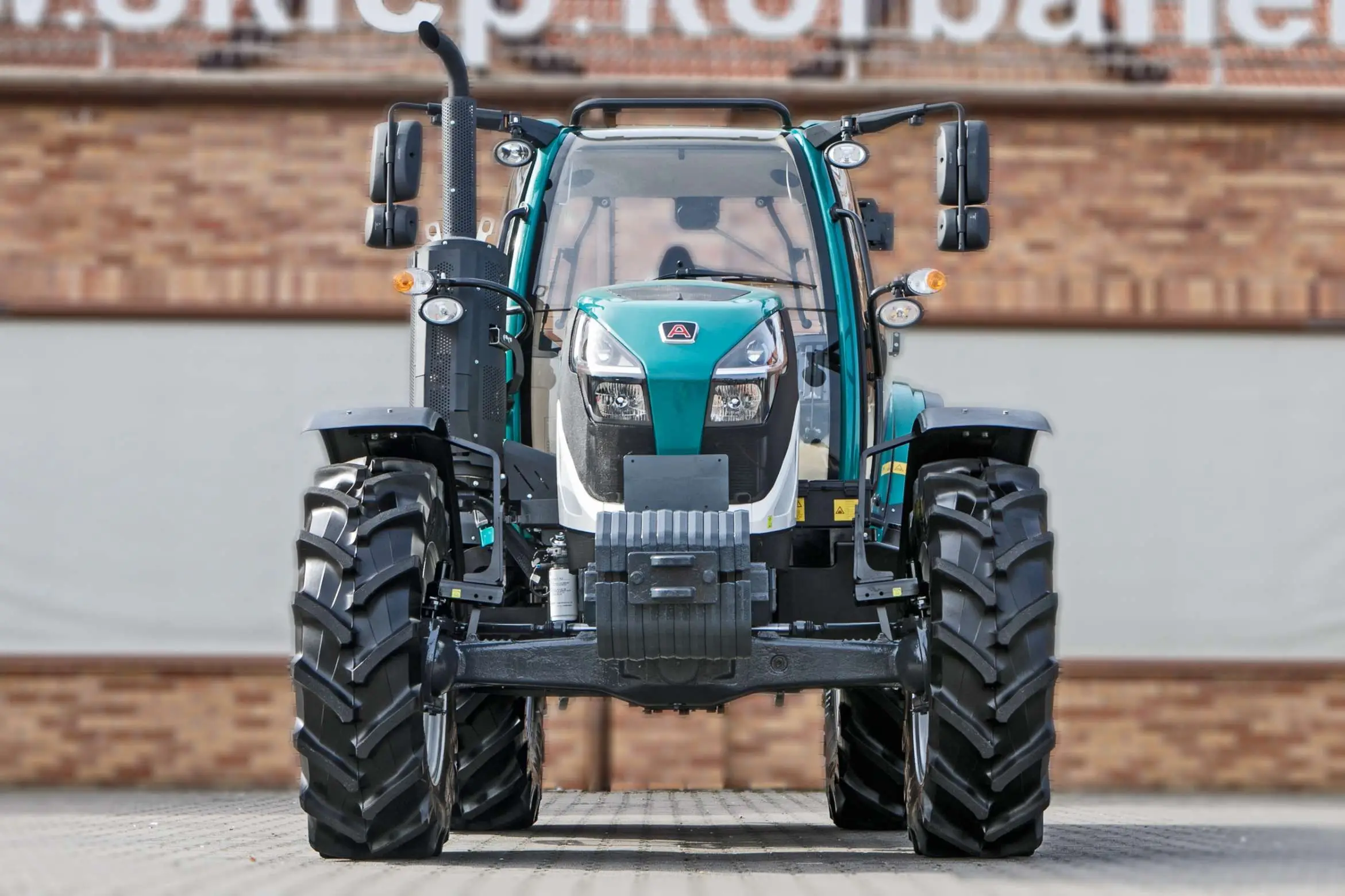 Ciągnik rolniczy Arbos 5130 Advanced Gen 2 Stage V widok na przód