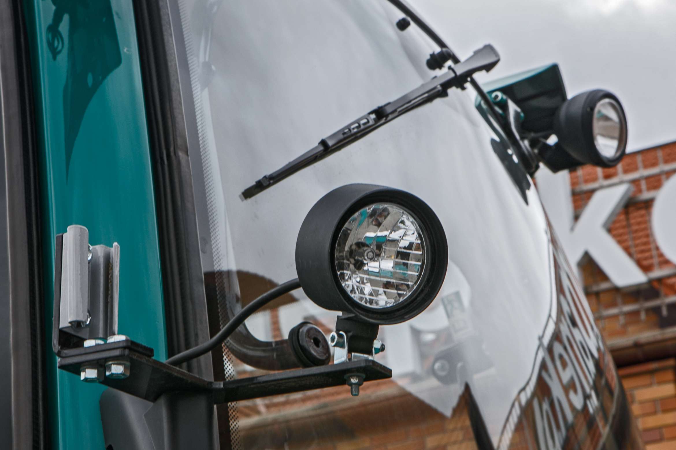 Tylne oświetlenie robocze ciągnika Arbos 5130 Advanced
