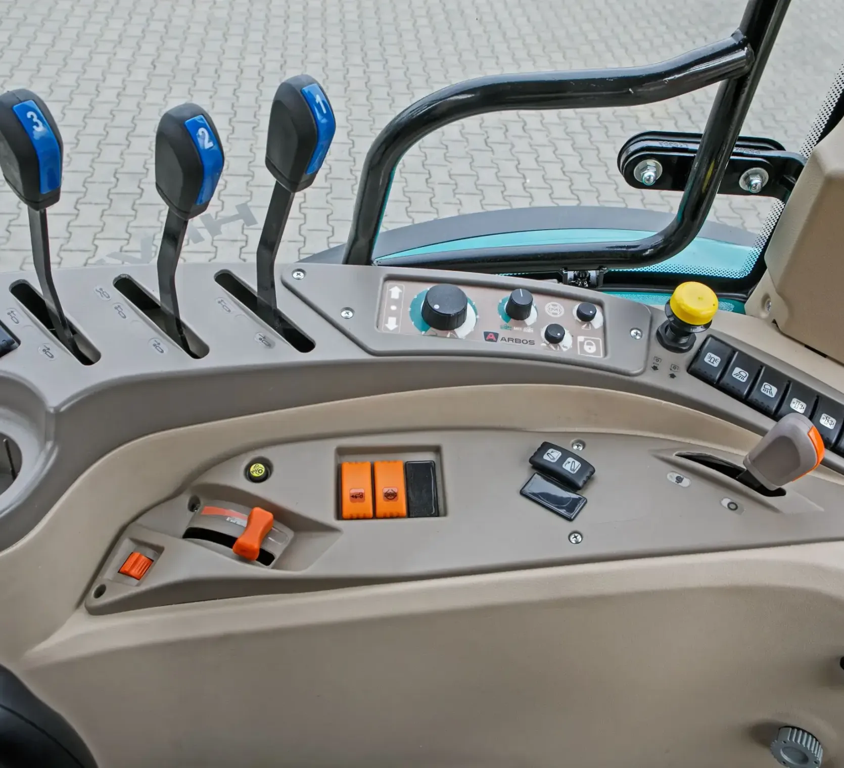 Prawy panel sterowania ciągnika Arbos 5130 Advanced