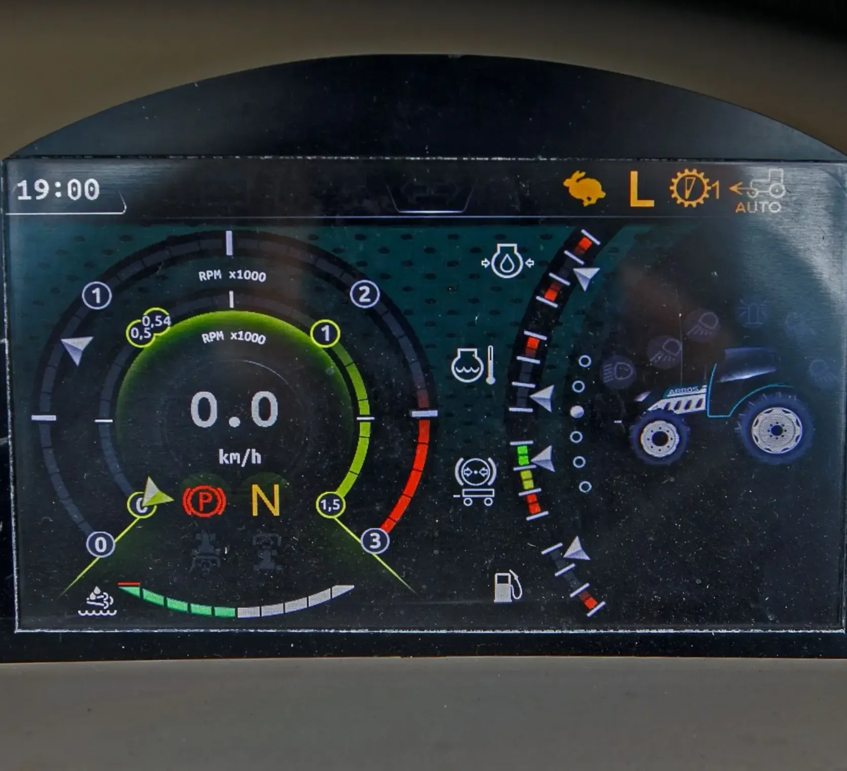 Deska rozdzielcza, wyświetlacz ciągnika Arbos 5130 Advanced