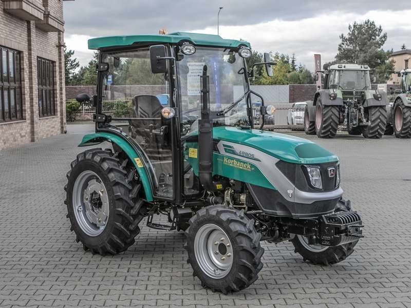 Ciągnik rolniczy Arbos 2025 prawy przód