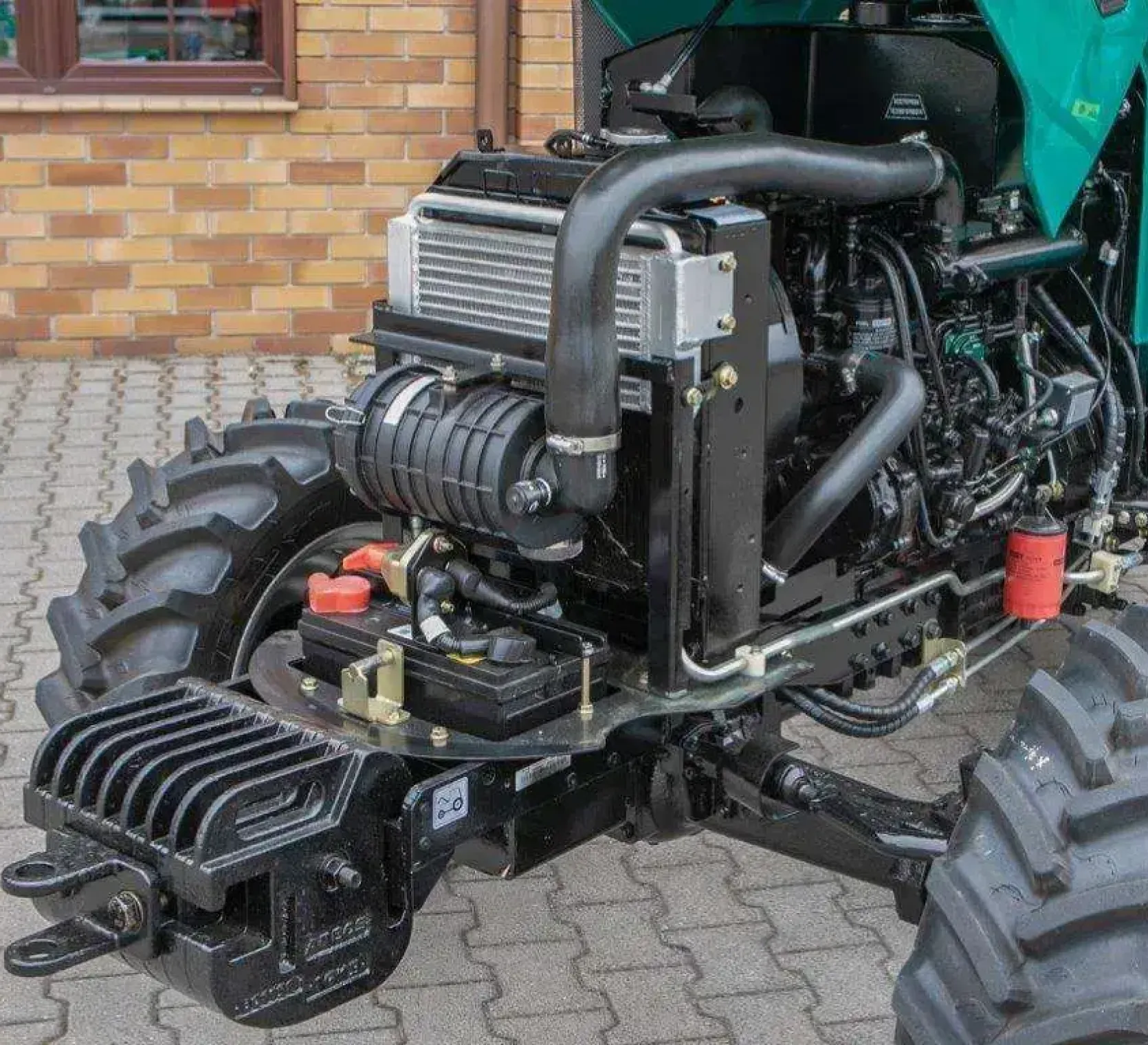 silnik 4 cylindrowy bez DPF 35KM dobra marka Arbos