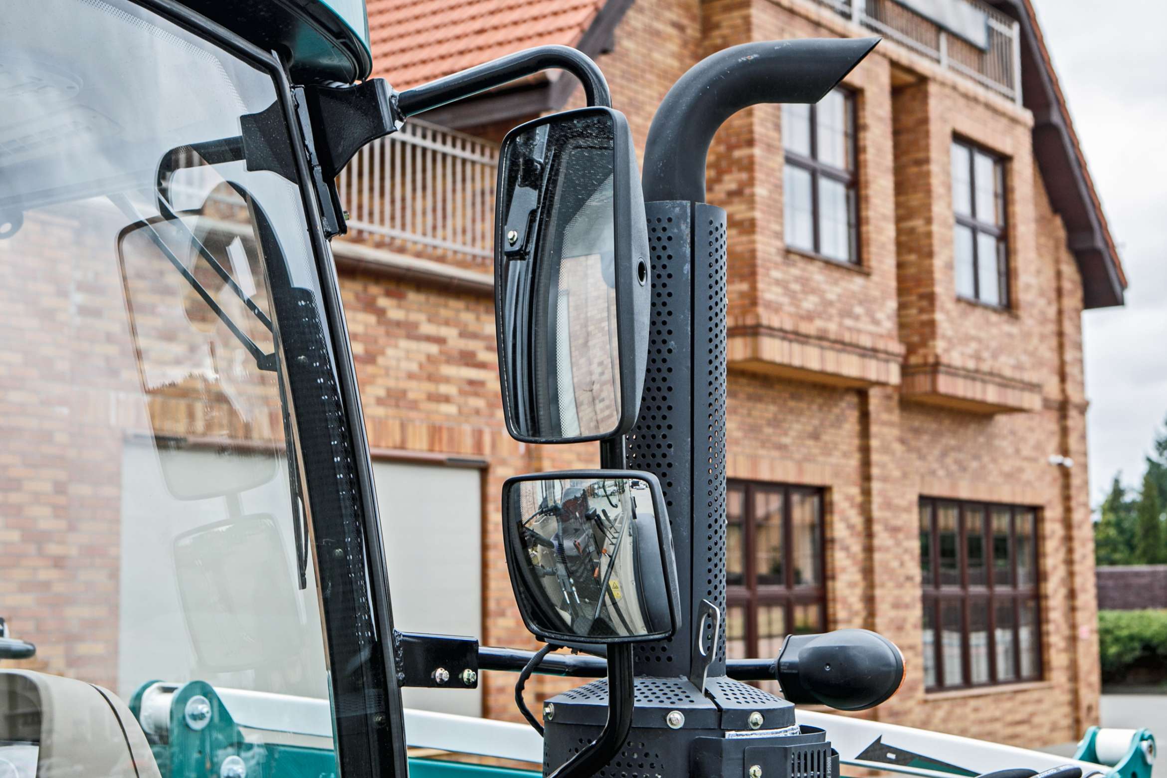 Lusterka wsteczne na kabinie ciągnika Arbos 4090