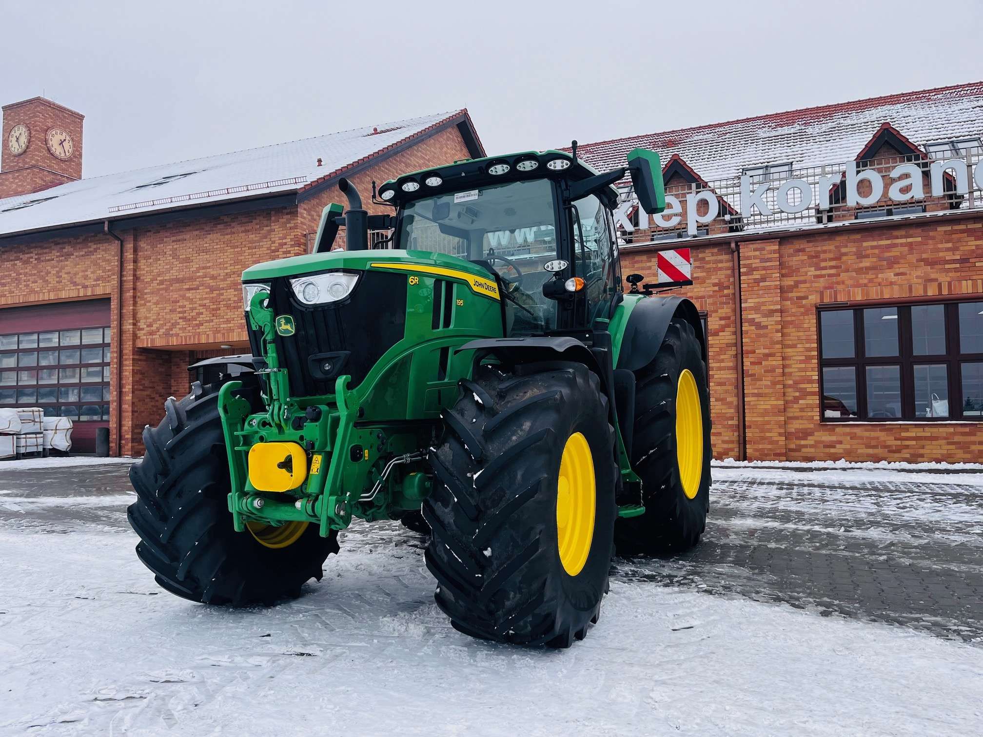Ciągnik rolniczy John Deere 6R 195KM