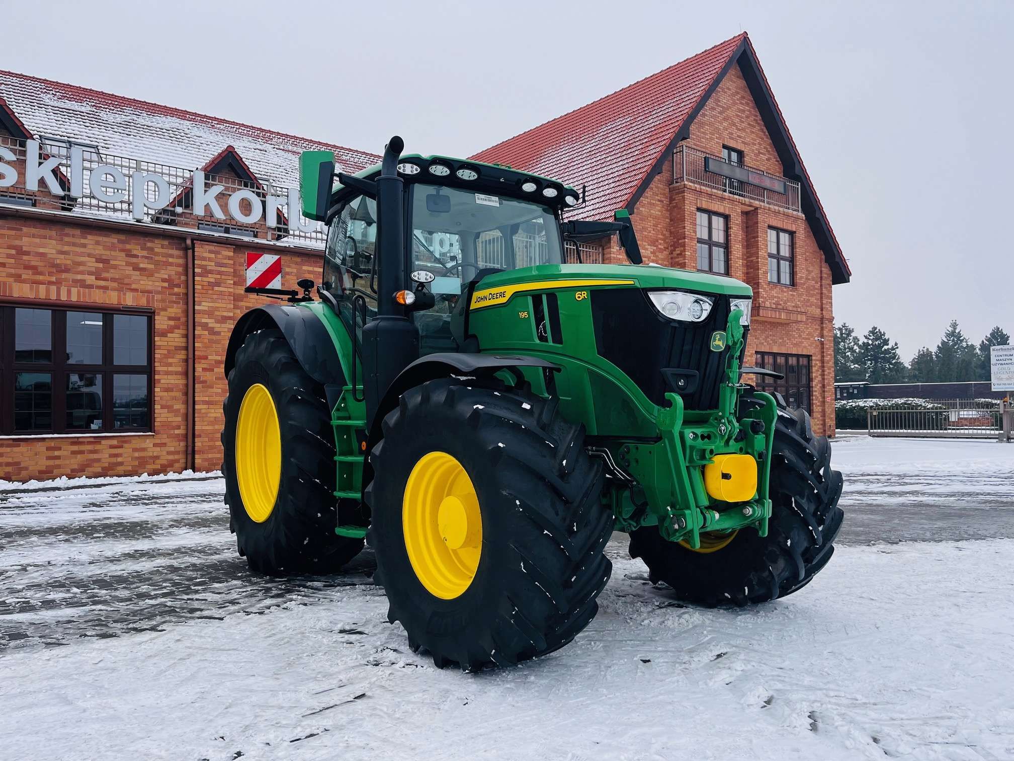 Ciągnik rolniczy John Deere 6R 195KM