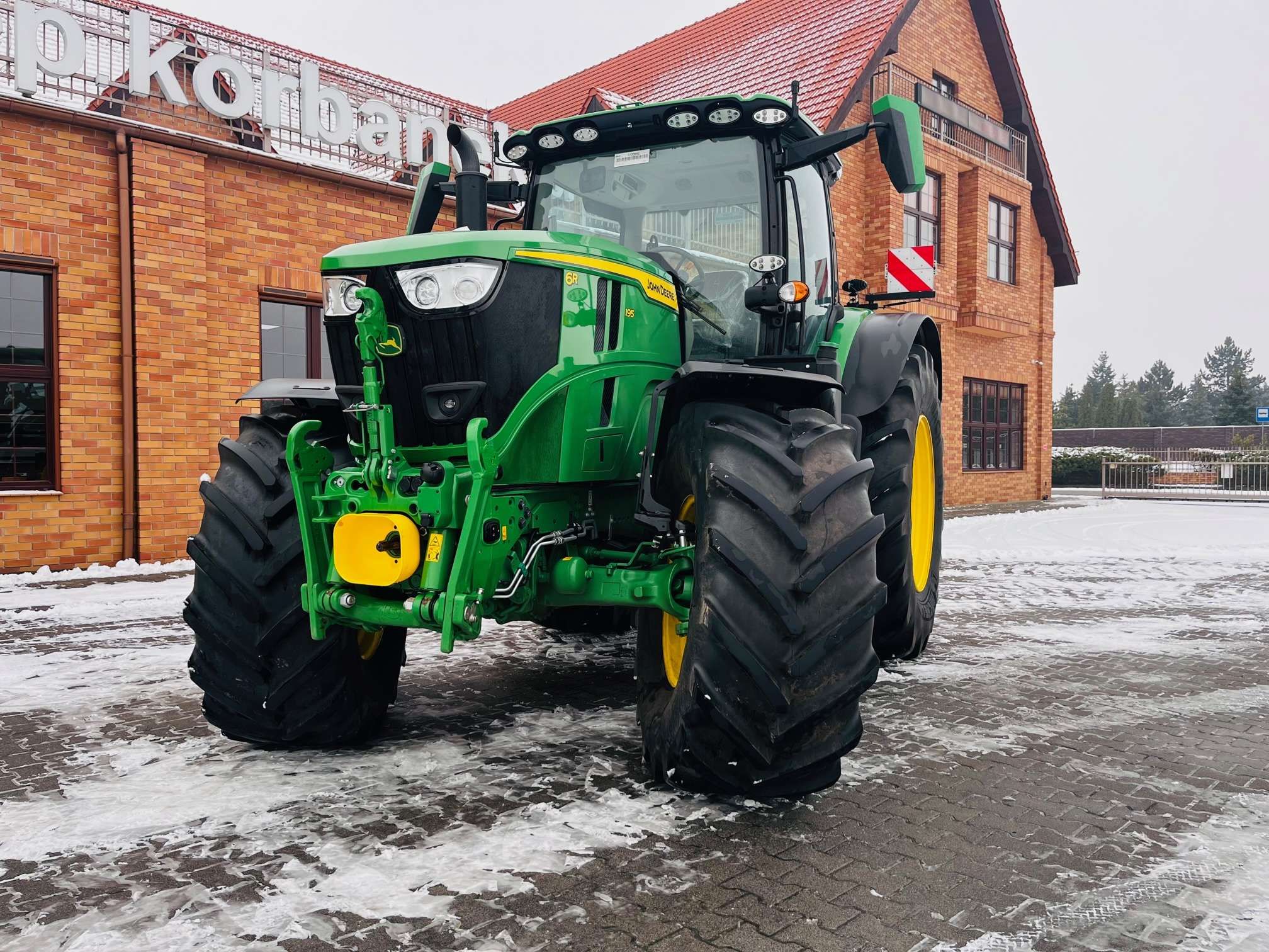 Ciągnik rolniczy John Deere 6R 195KM