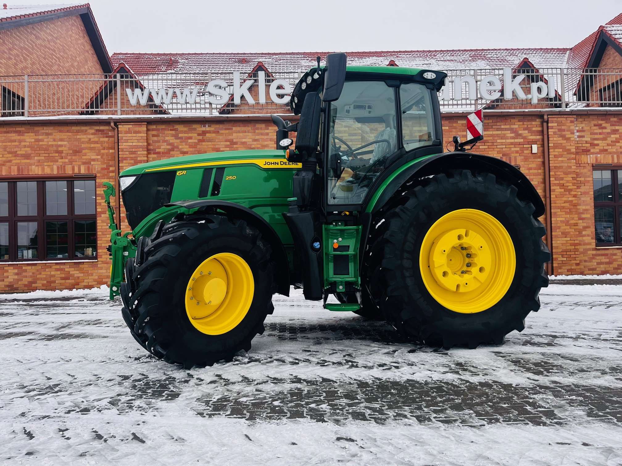Ciągnik rolniczy John Deere 6R 250 KM