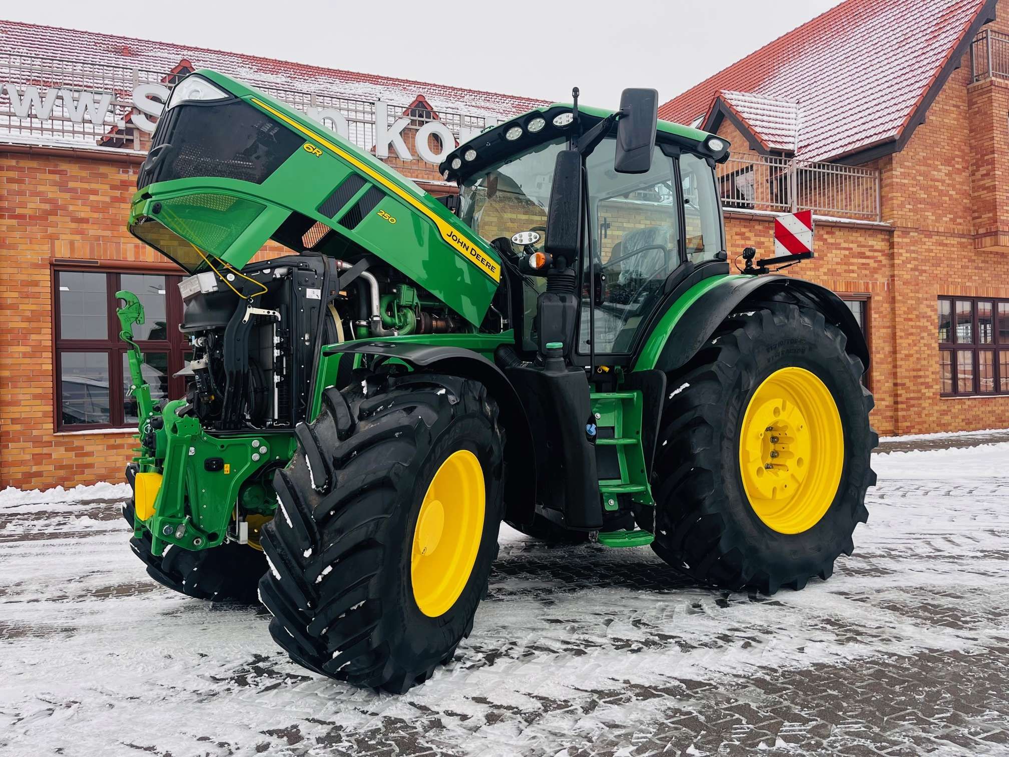 Ciągnik rolniczy John Deere 6R 250 KM