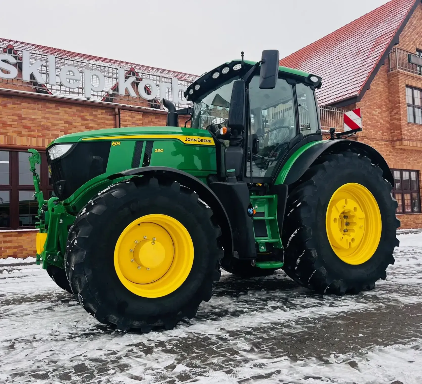 Ciągnik rolniczy John Deere 6R 250 KM