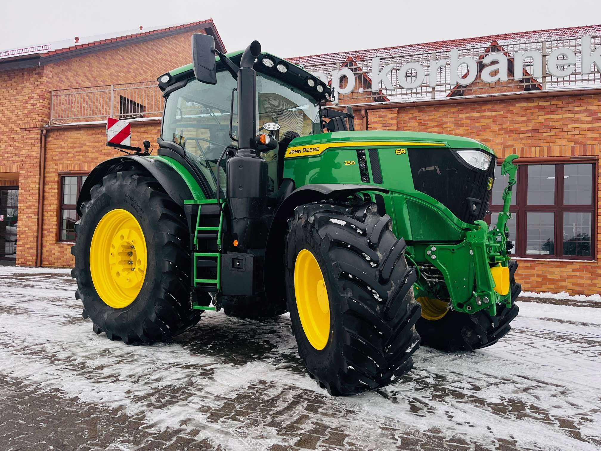 Ciągnik rolniczy John Deere 6R 250 KM