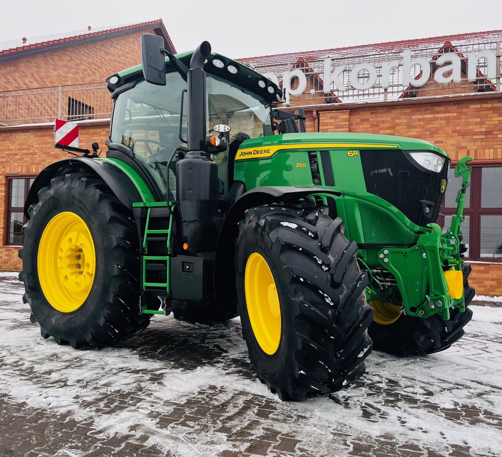 Ciągnik rolniczy John Deere 6R 250 KM