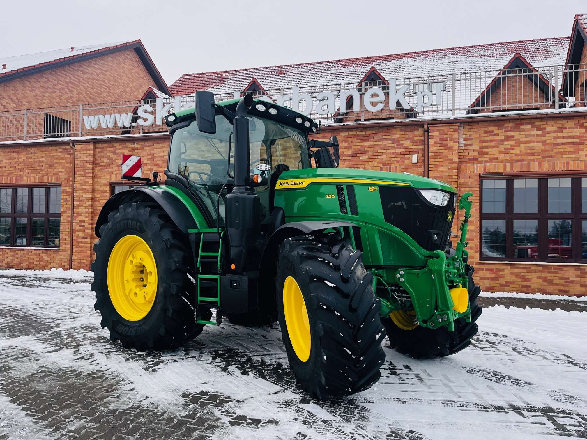 Ciągnik rolniczy John Deere 6R 250 KM
