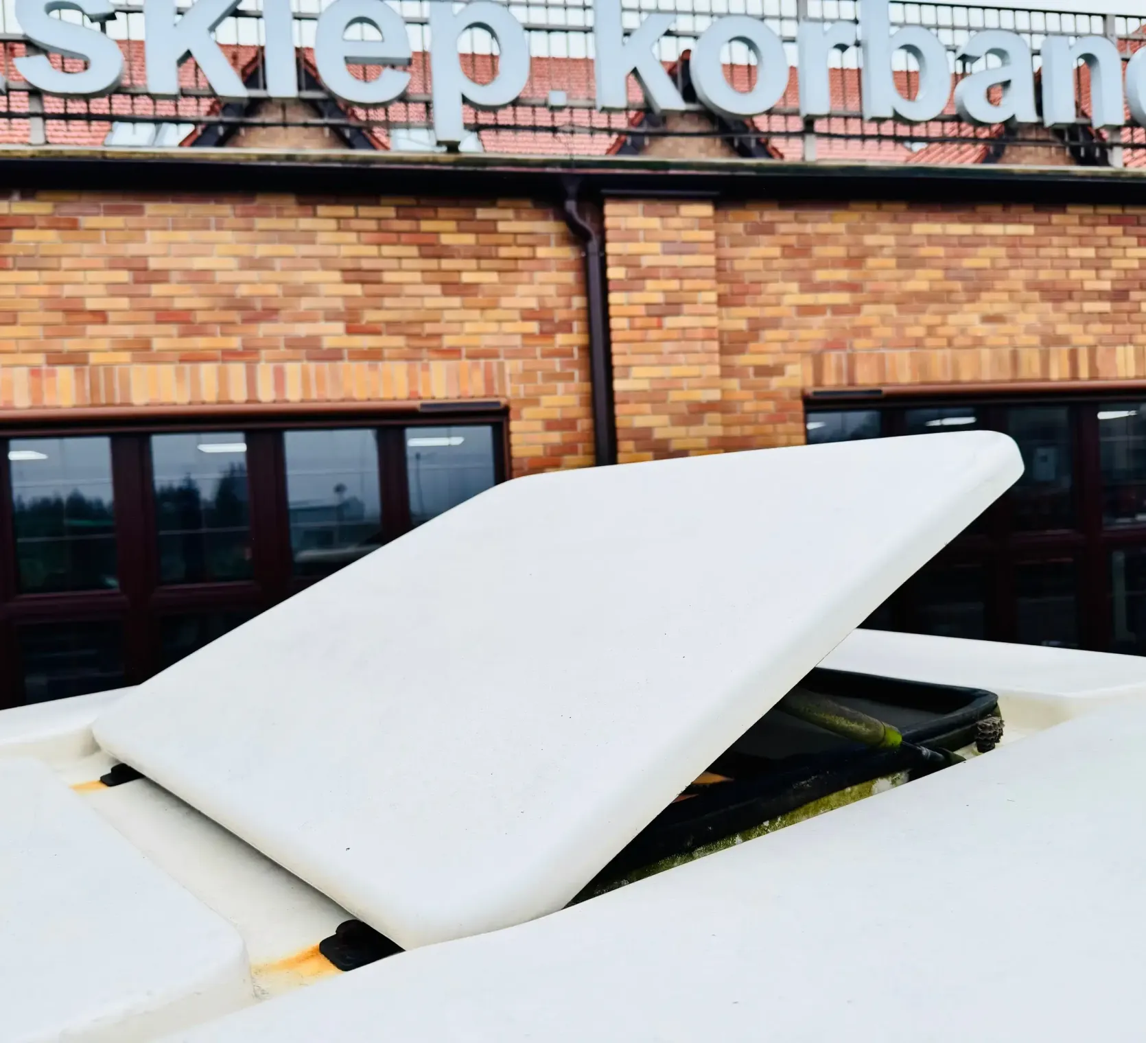 Ciagnik-traktor-escort-335-nastepca-ursus-c-330-plac-firma-korbanek