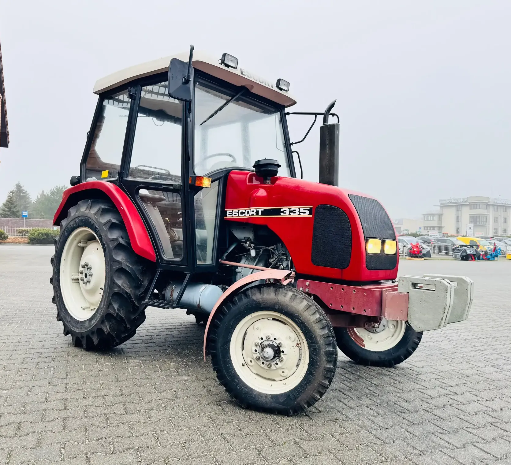 Ciagnik-traktor-escort-335-nastepca-ursus-c-330-plac-firma-korbanek