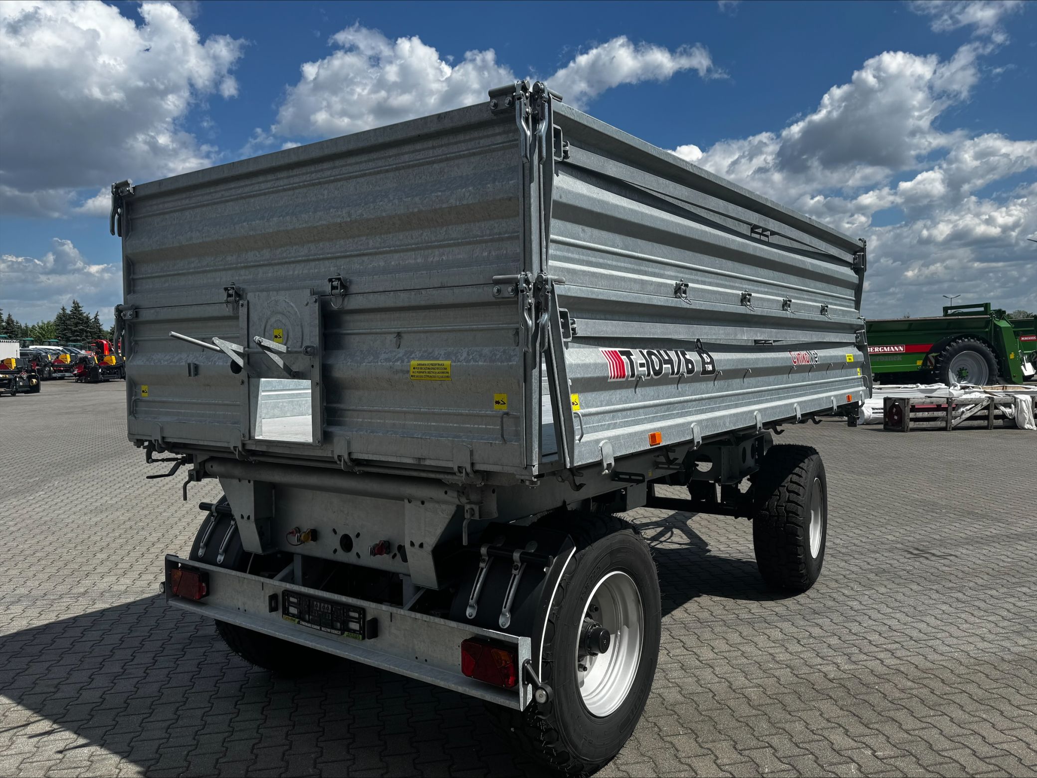 Przyczepa burtowa Cynkomet T-104/6 10 ton