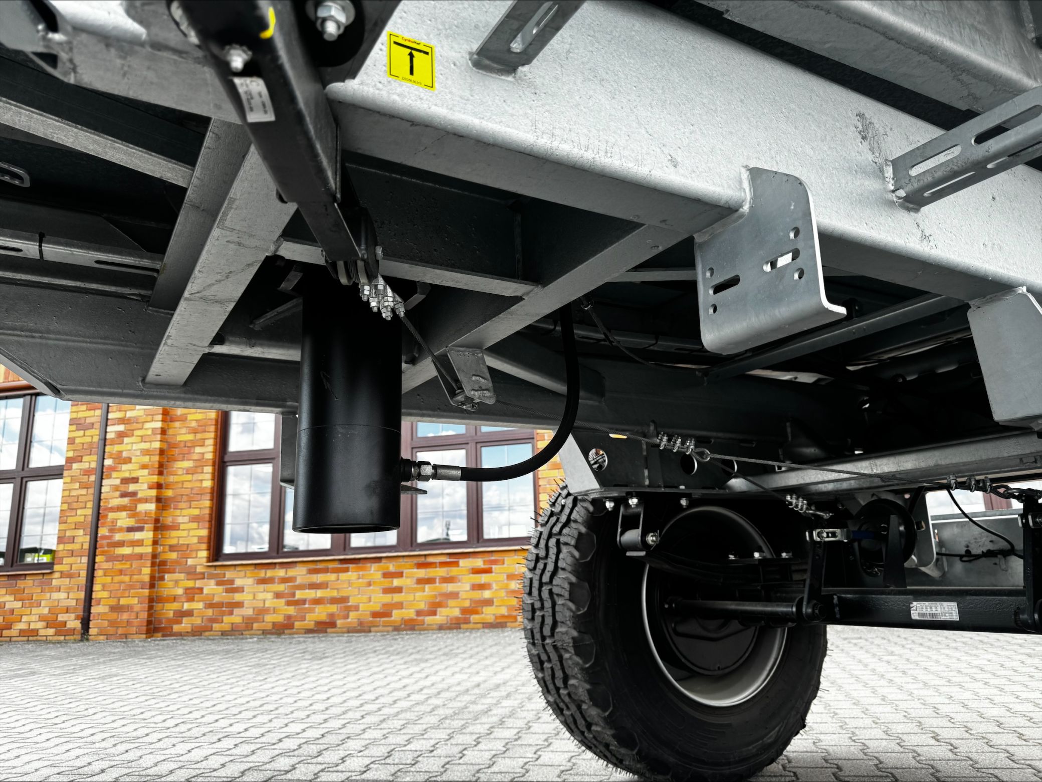 Przyczepa burtowa Cynkomet T-104/6 10 ton
