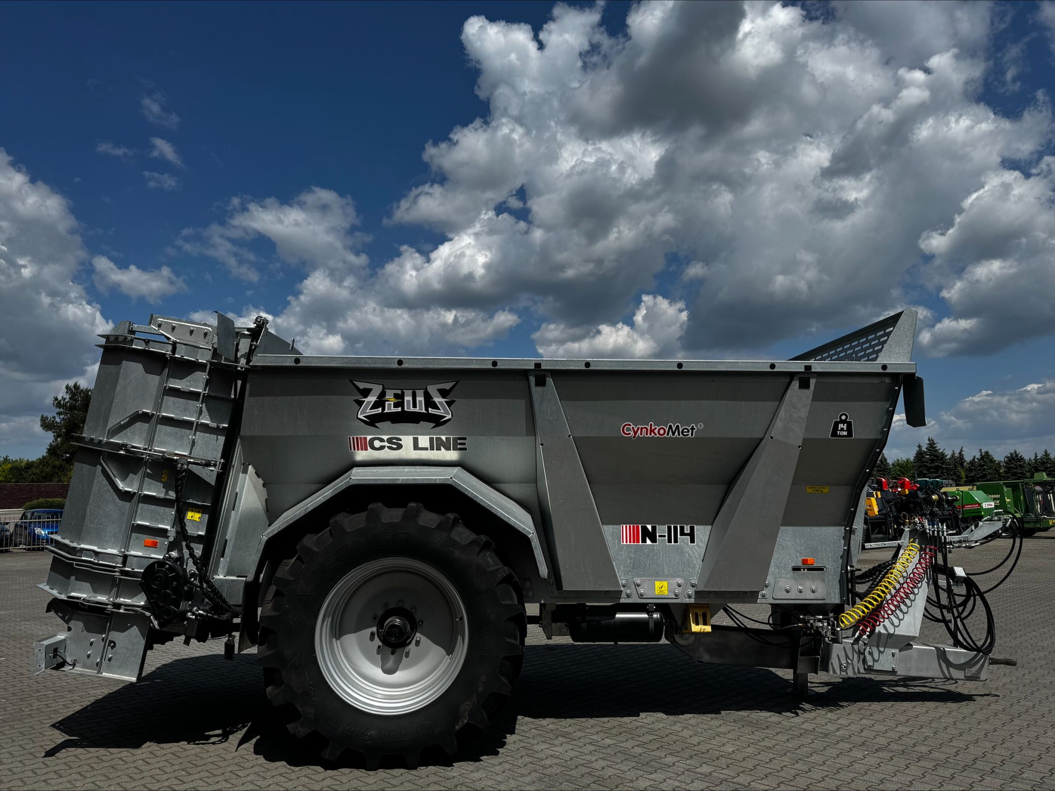 Rozrzutnik obornika Cynkomet ZEUS N-114 Ładowność 14 ton Plac Kobranek