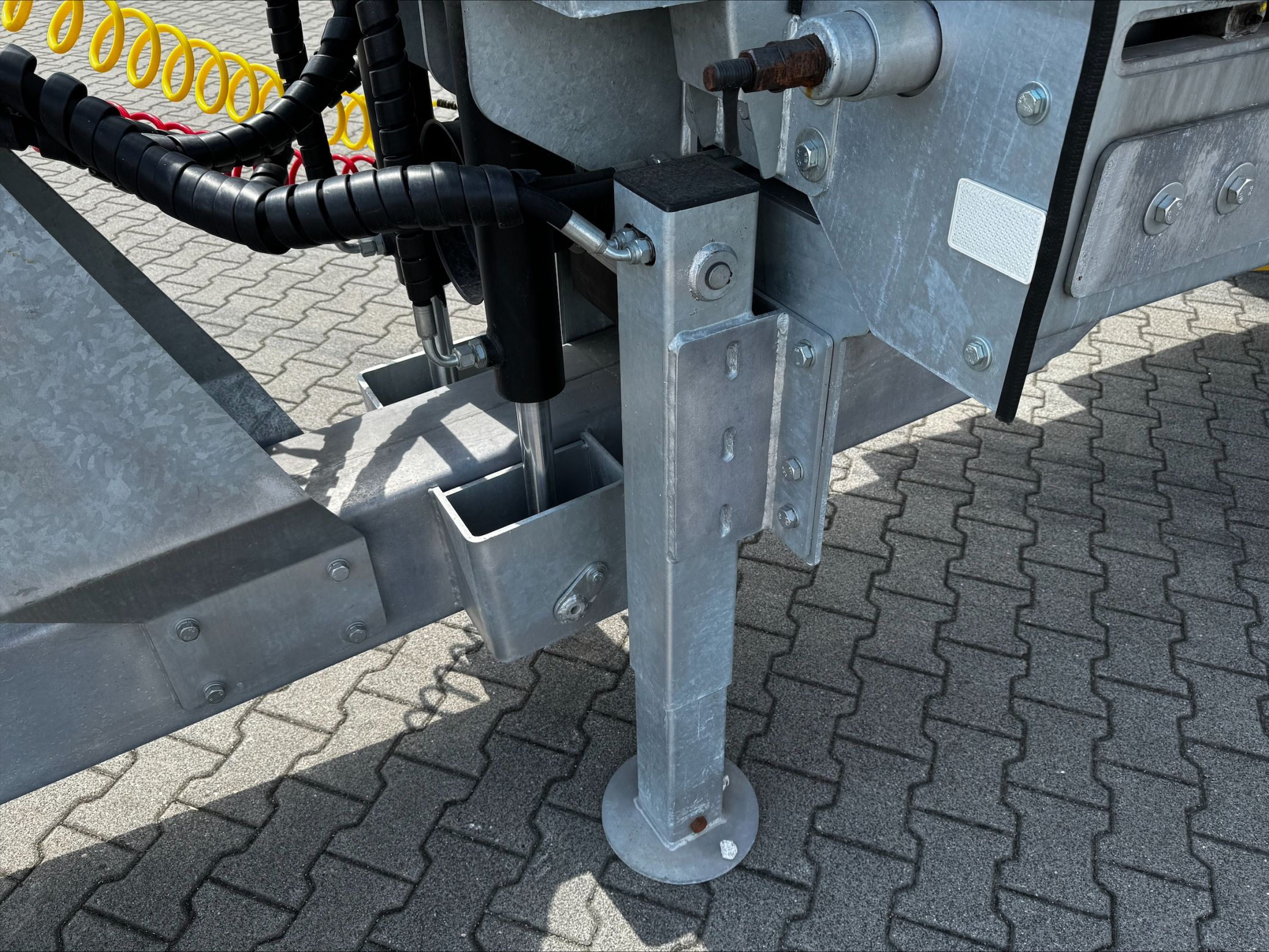 Rozrzutnik obornika Cynkomet ZEUS N-114 Ładowność 14 ton Plac Kobranek