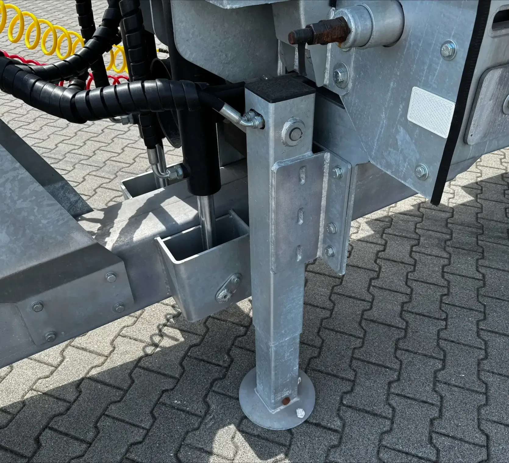 Rozrzutnik obornika Cynkomet ZEUS N-114 Ładowność 14 ton Plac Kobranek