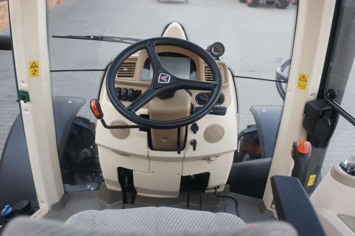 widok z kabiny ciagnik arbos 5115