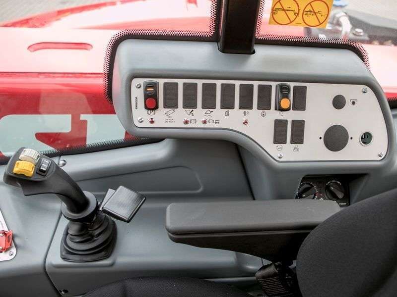 ergonomiczna kabina ładowarki Faresin 8.40