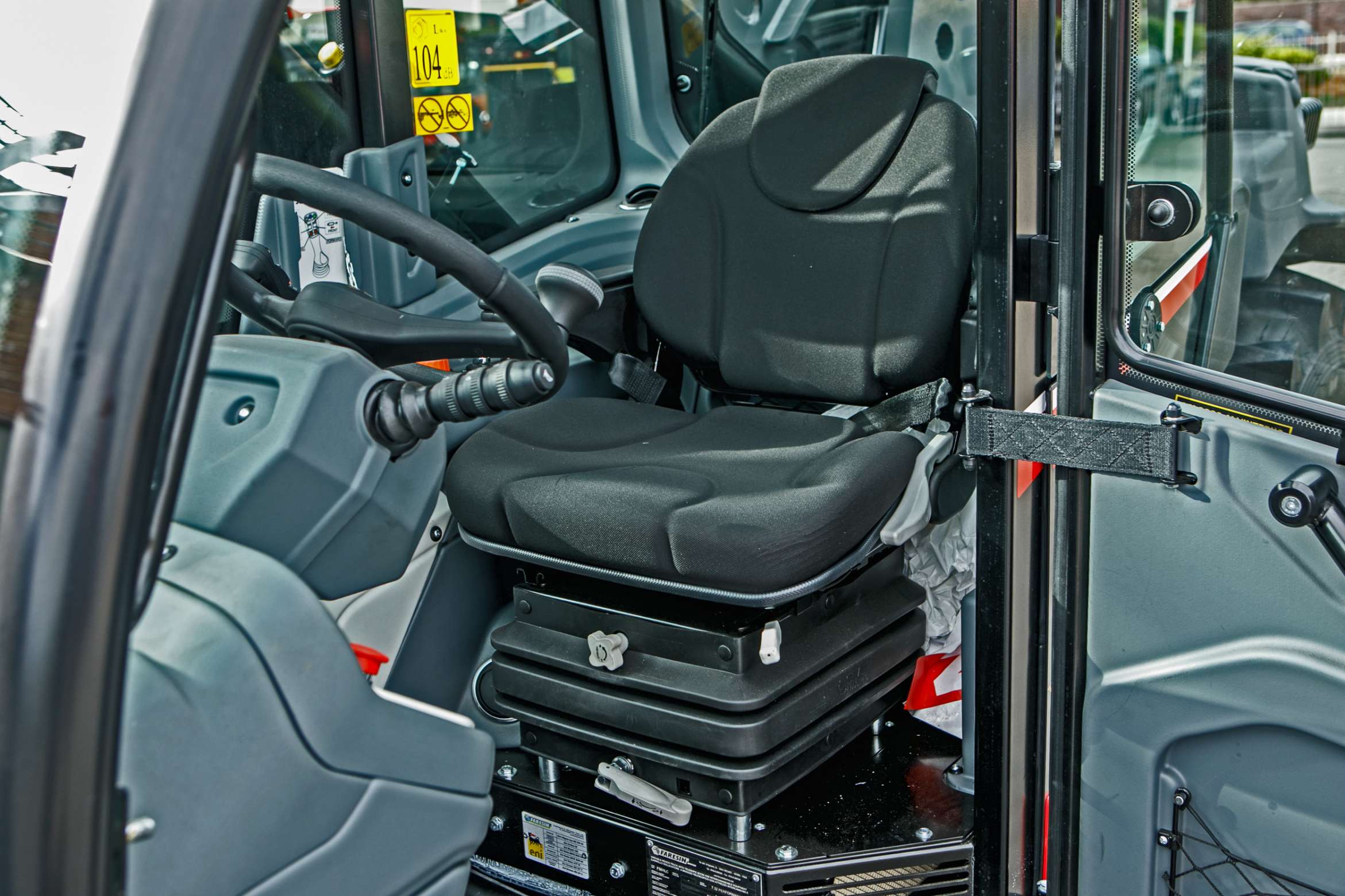 Ładowarka teleskopowa Faresin 7.32 Compact Bosch Deutz front kabina fotel operatora