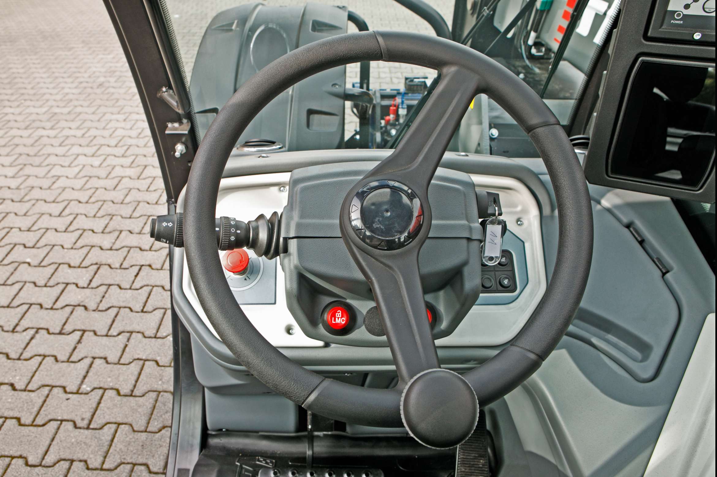 Ładowarka teleskopowa Faresin 7.32 Compact Bosch Deutz kabina kierownica sterowanie