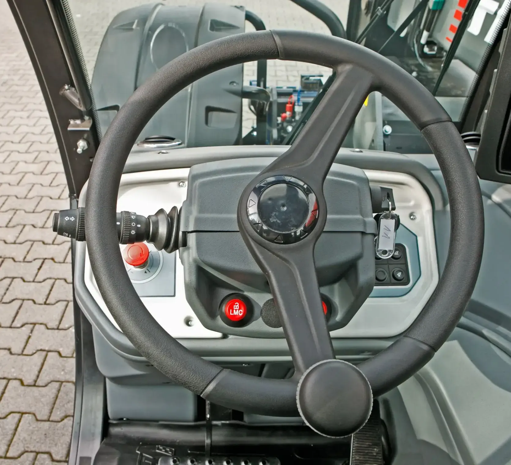 Ładowarka teleskopowa Faresin 7.32 Compact Bosch Deutz kabina kierownica sterowanie