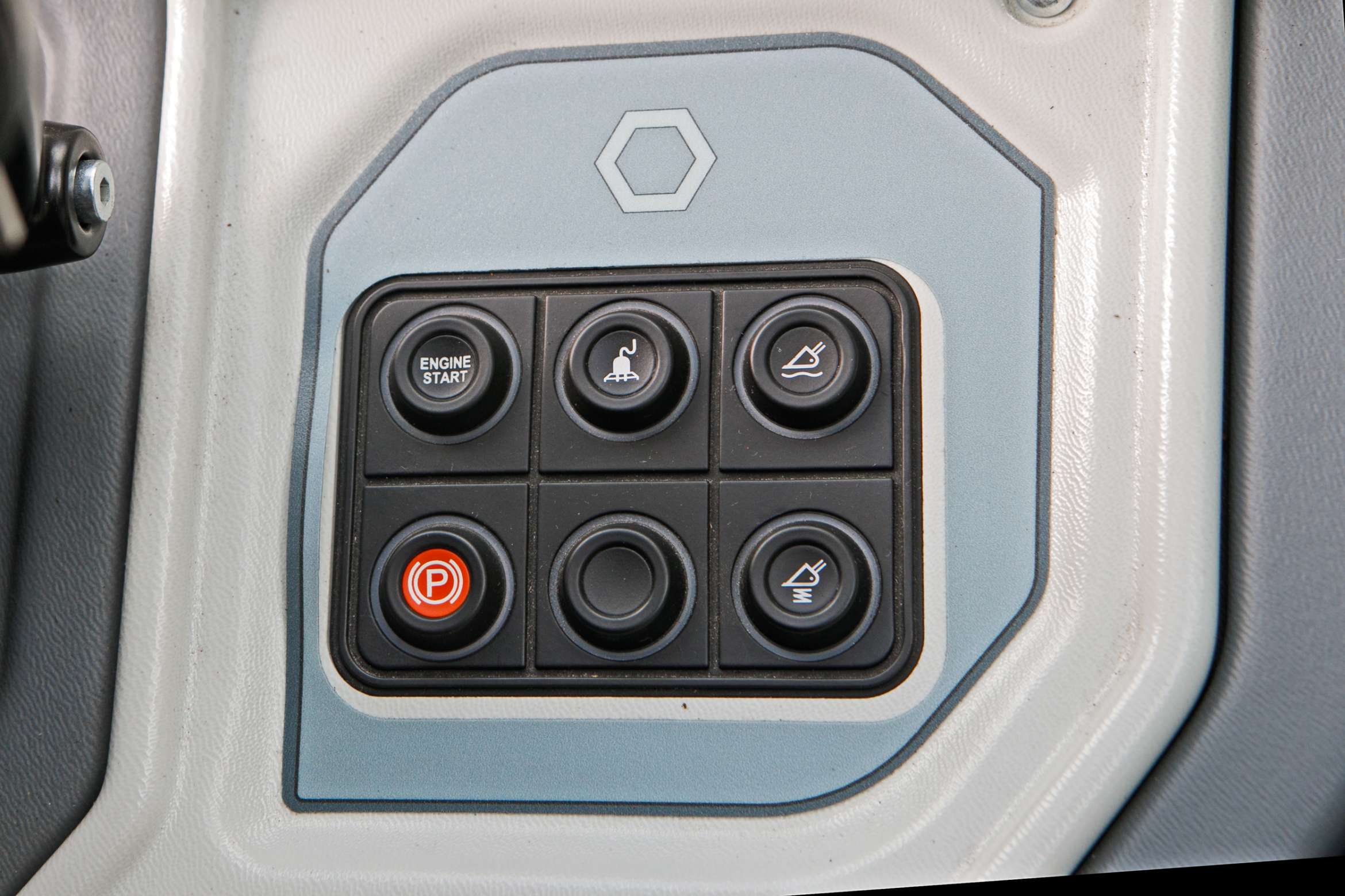 Ładowarka teleskopowa Faresin 7.32 Compact Bosch Deutz kabina panel sterowania kokpit przyciski