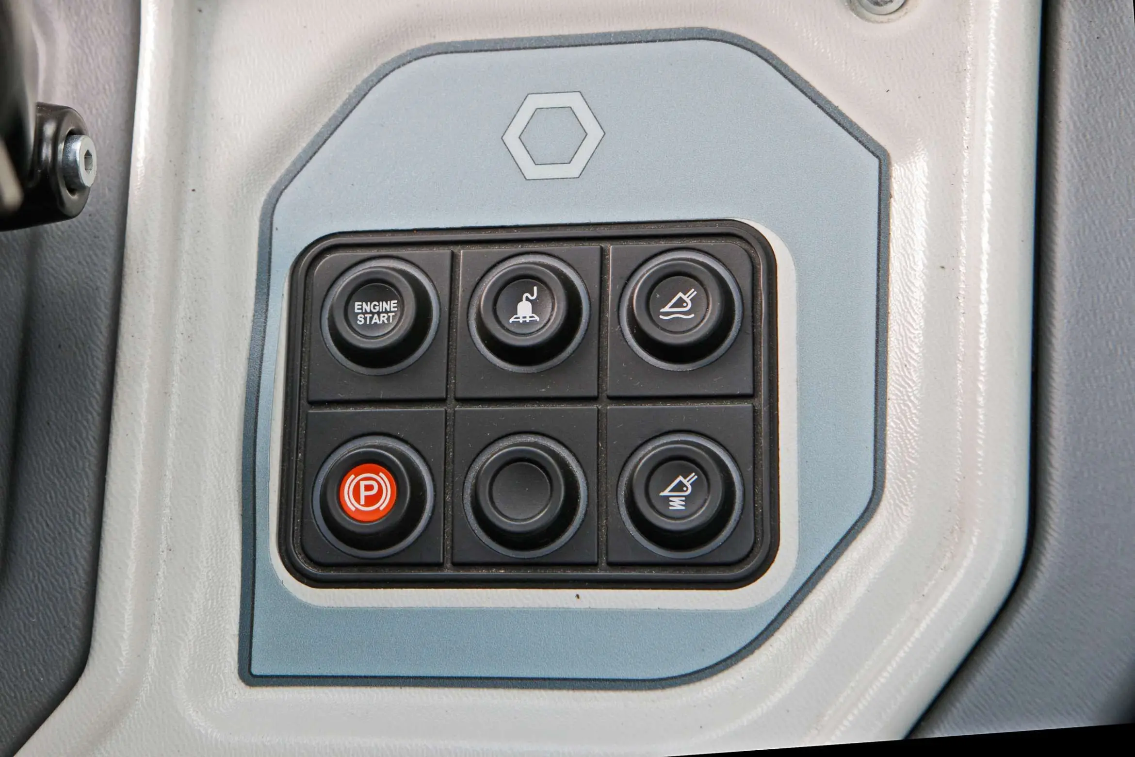 Ładowarka teleskopowa Faresin 7.32 Compact Bosch Deutz kabina panel sterowania kokpit przyciski