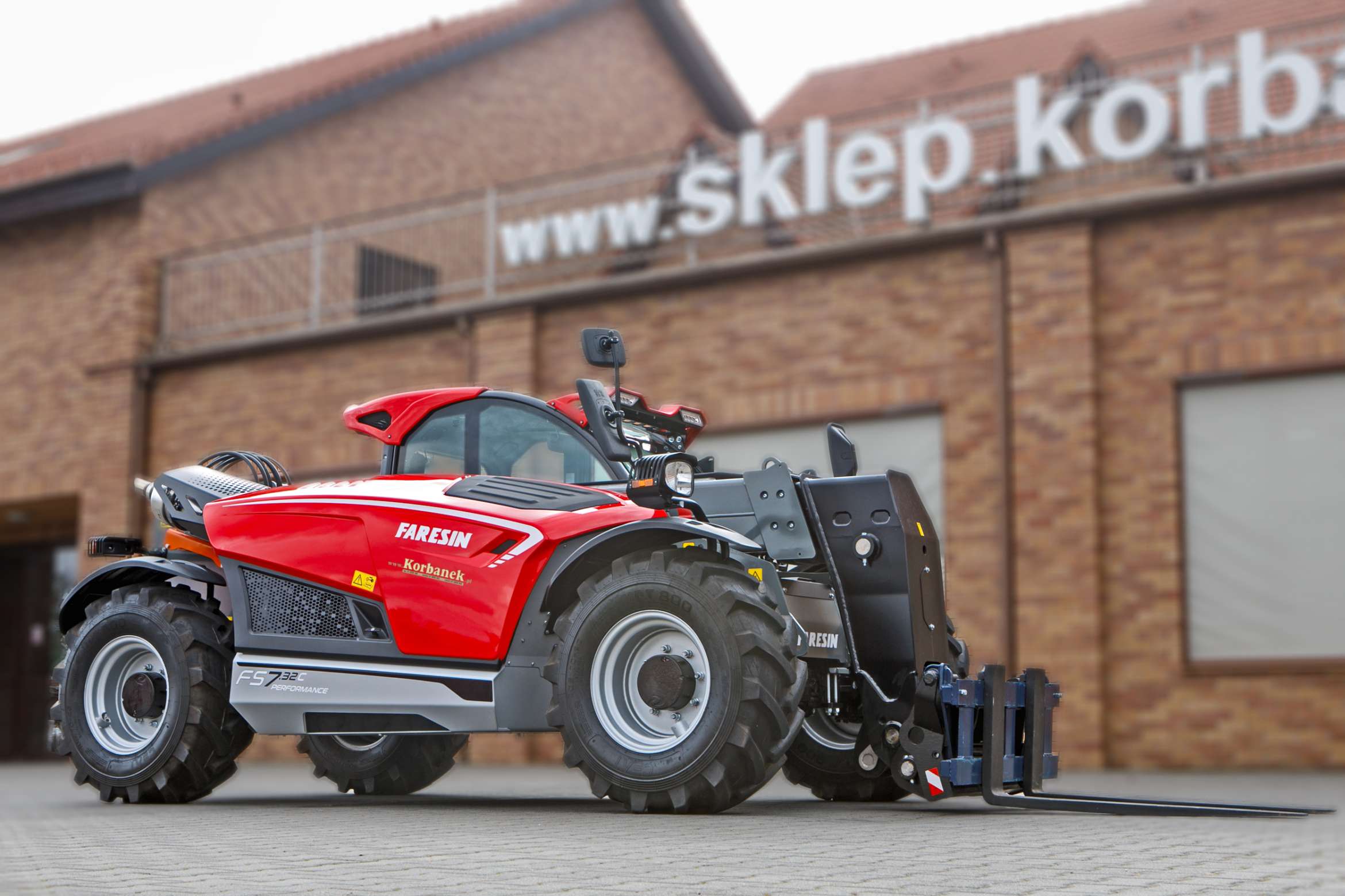 Ładowarka teleskopowa Faresin 7.32 Compact Bosch Deutz widok ogólny