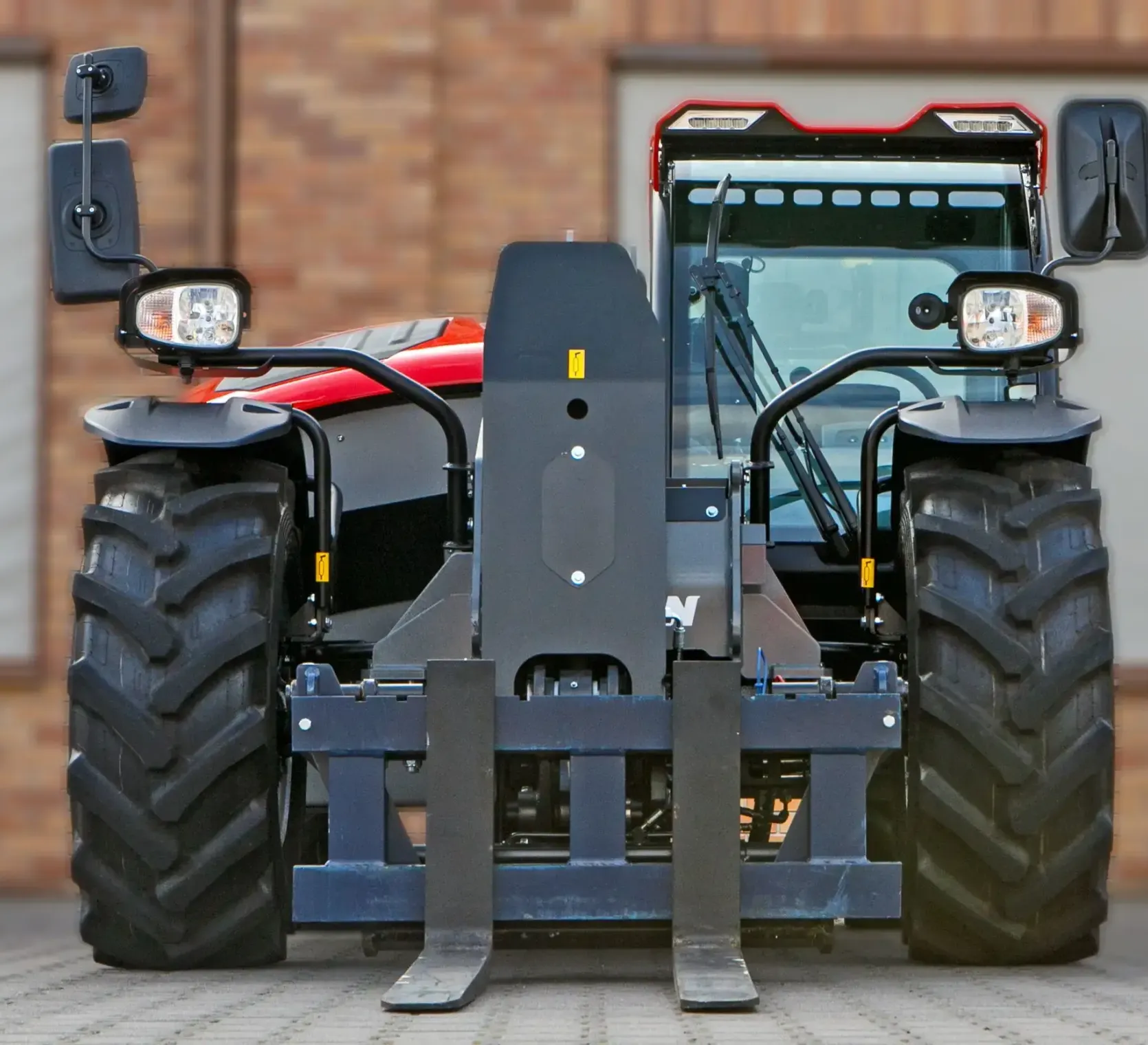 Ładowarka teleskopowa Faresin 7.32 Compact Bosch Deutz przód widły paletowe ramię