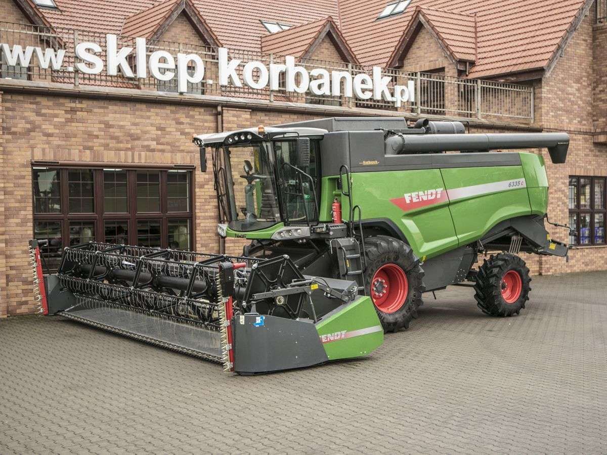Kombajn używany do zbioru zbóż Fendt 6335 z silnikiem AGCO POWER o mocy silnika z Boost 265 kW/360 KM