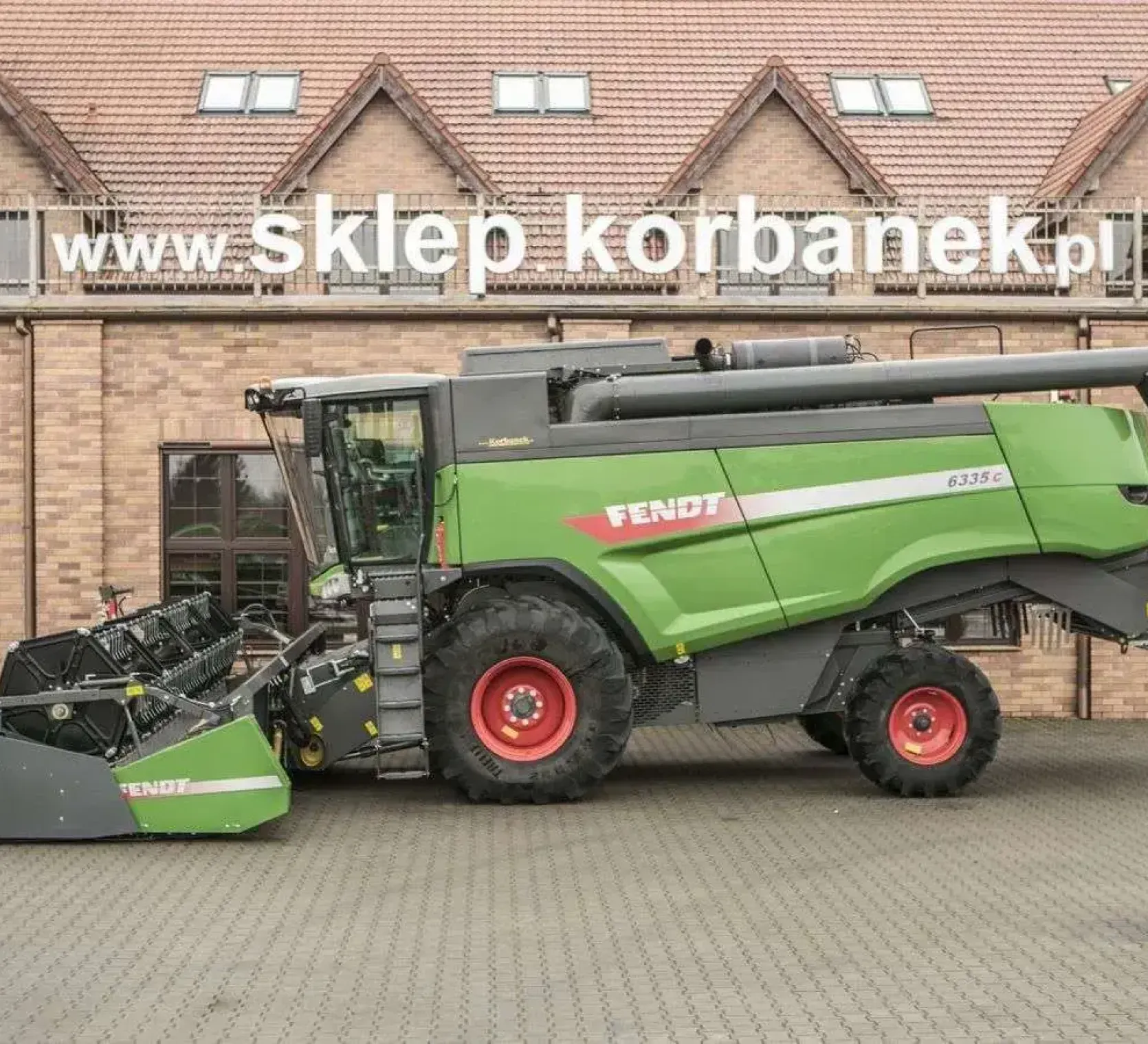 Zielony Fendt 6335 używany kombajn do zbioru zbóż 