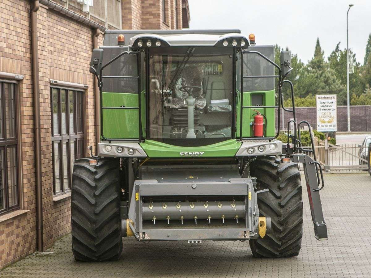 Przód używanego kombajnu do zbioru zbóż Fendt 6275 L